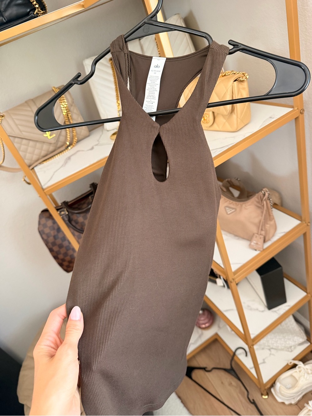 ALO Yoga Women’s Brown Ribbed Keyhole